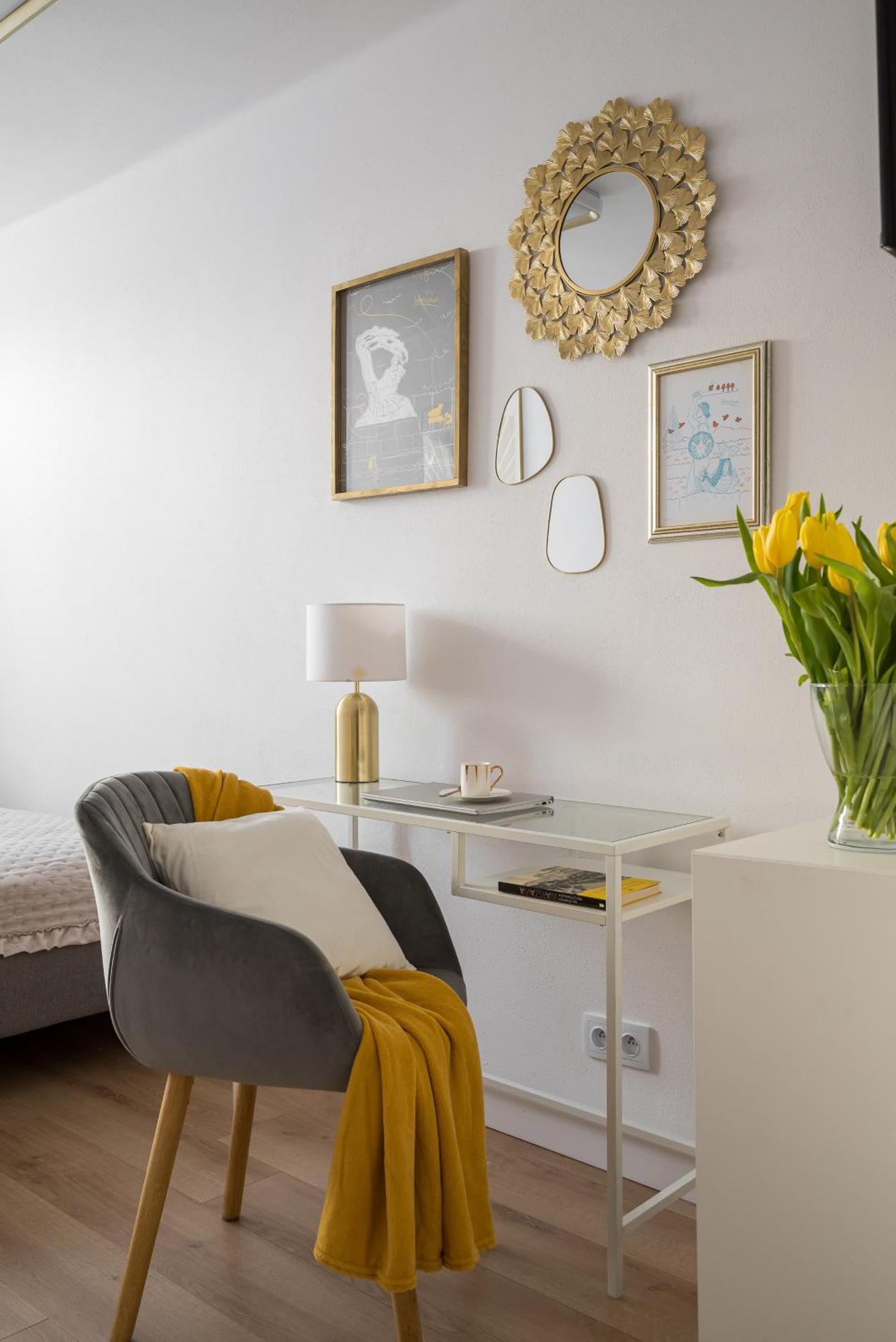 Gold Premium Central Suite 950 M To Central Station Parking Warsawa Bagian luar foto