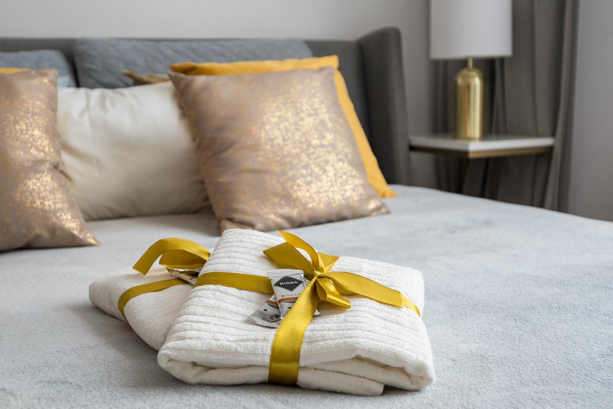 Gold Premium Central Suite 950 M To Central Station Parking Warsawa Bagian luar foto