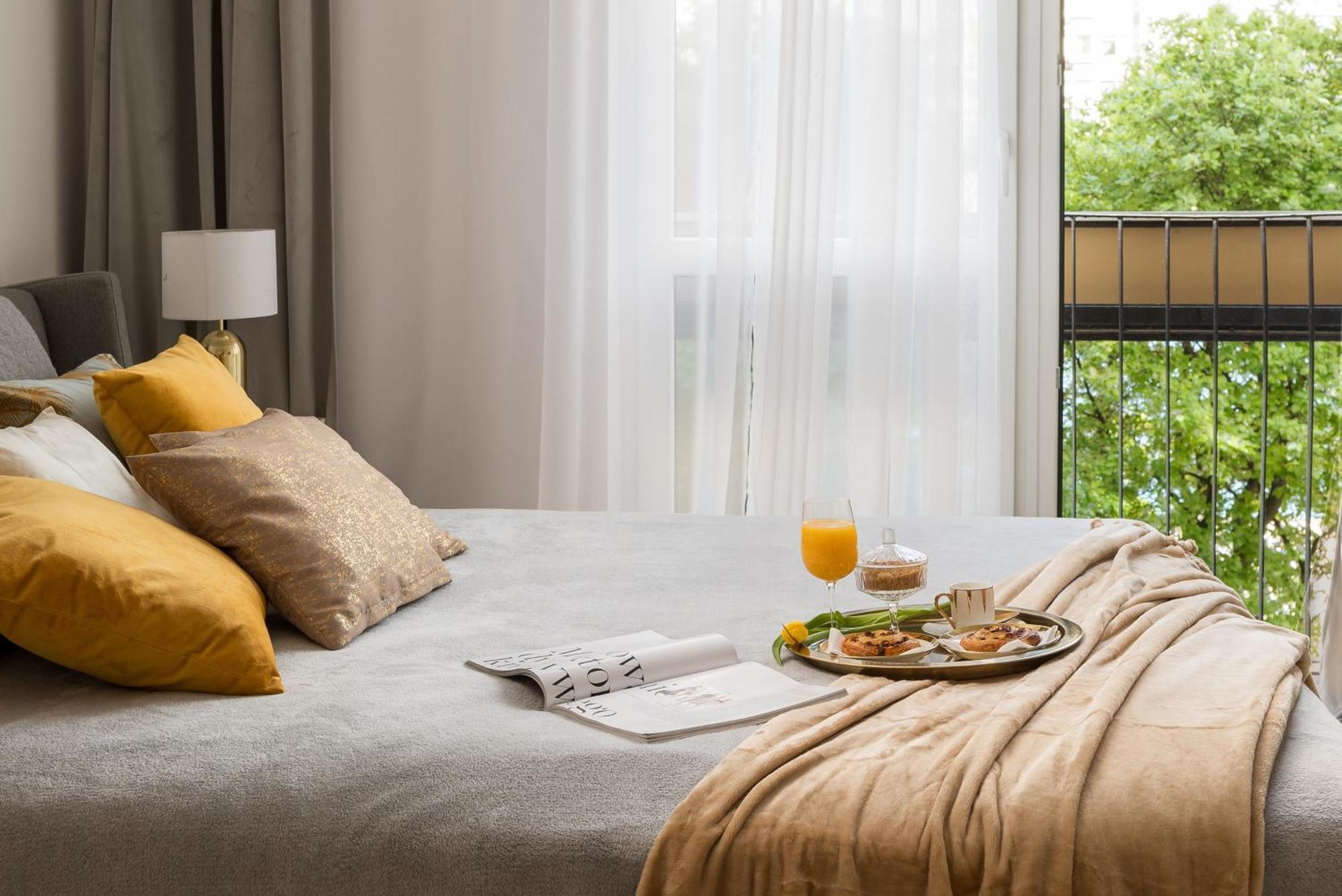 Gold Premium Central Suite 950 M To Central Station Parking Warsawa Bagian luar foto